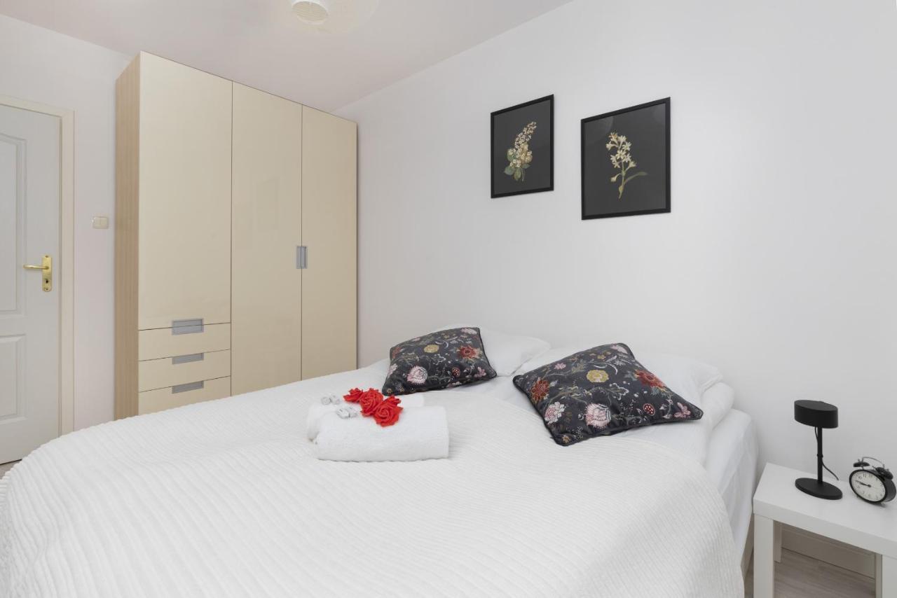 Warsaw Ursynow Modern Apartment By Noclegi Renters Bagian luar foto